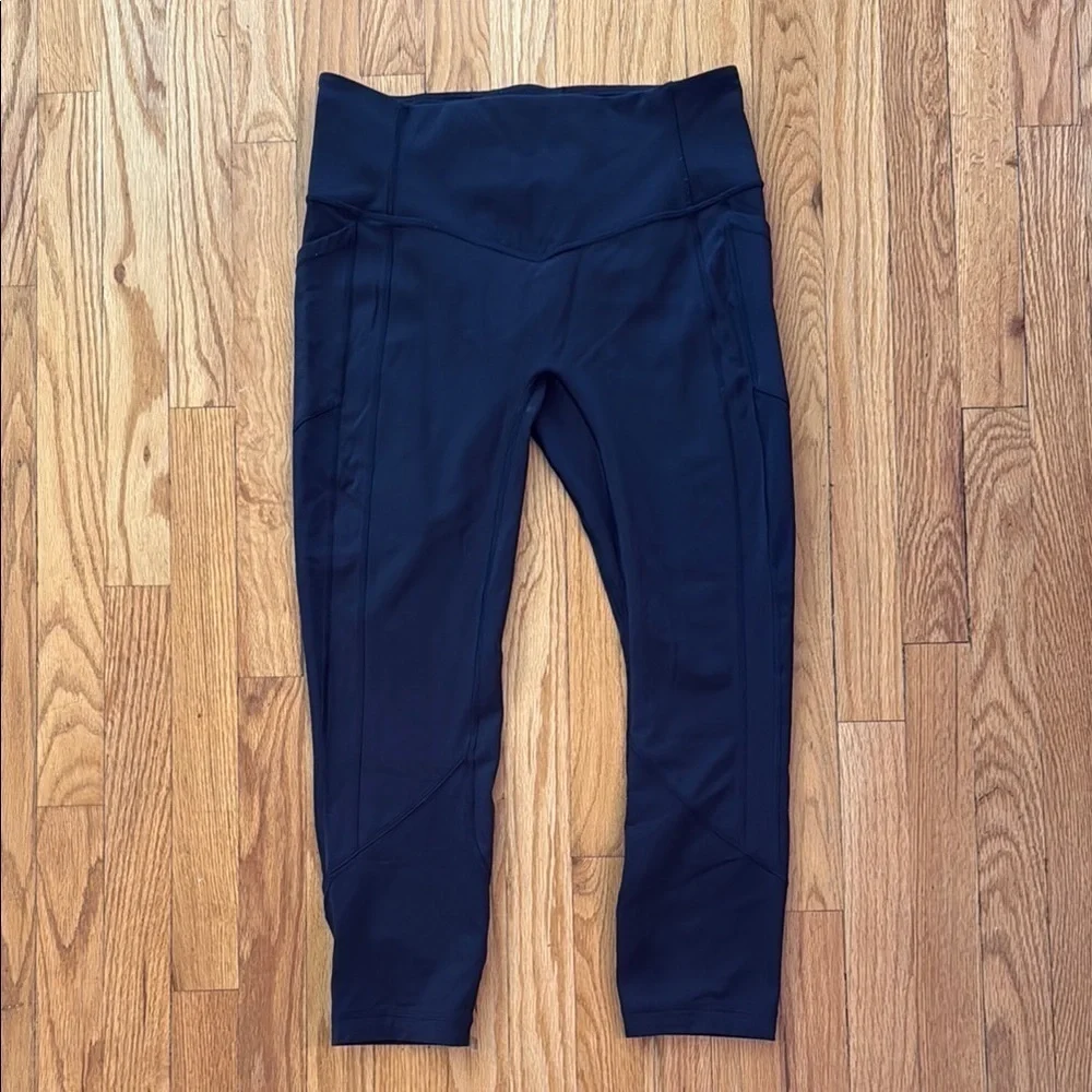 Lululemon 10 All The Right Places Crop II 23
